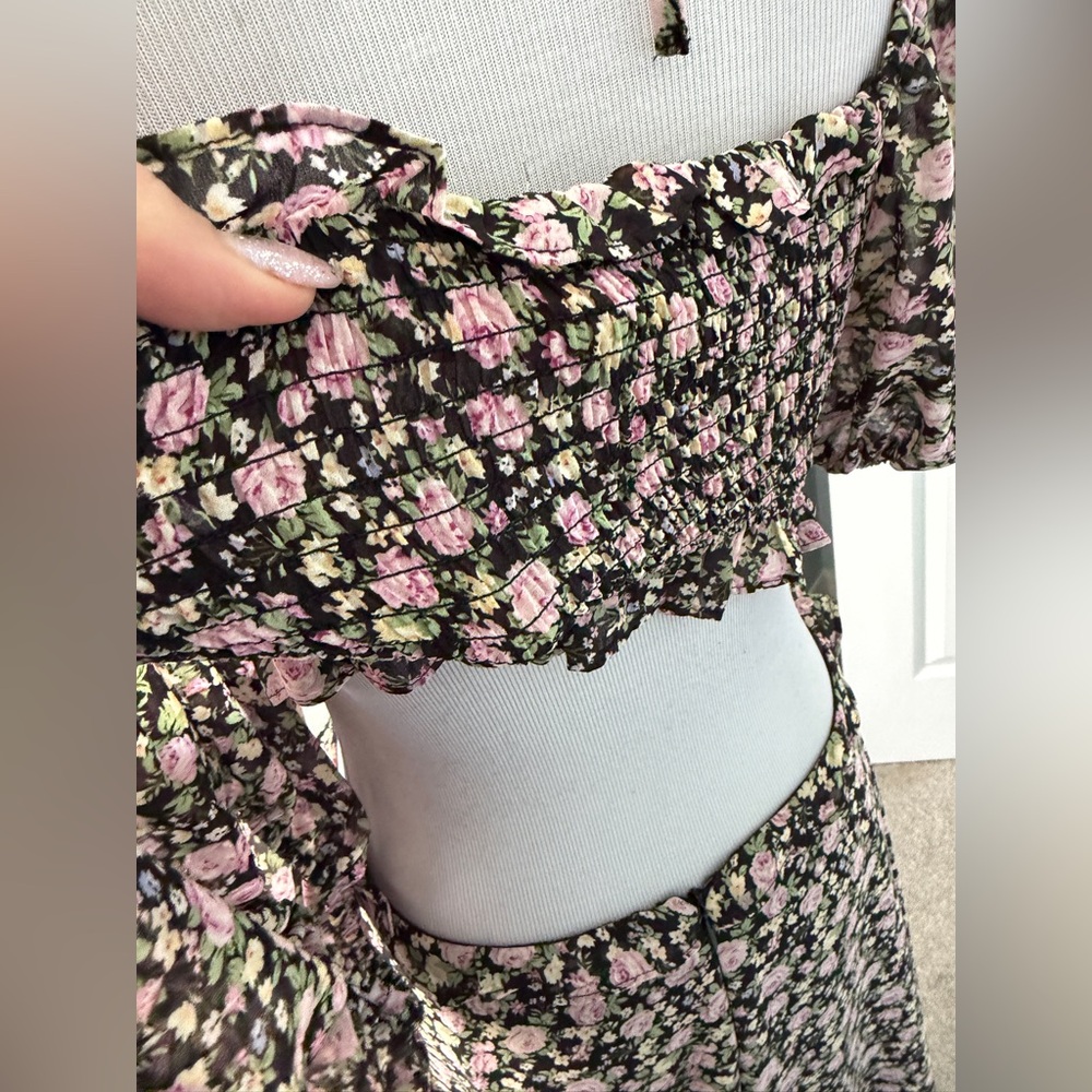 Astr Floral Black Maxi Dress with Pink Bouquet Print Puff Sleeves Cut Out M - Picture 7 of 9
